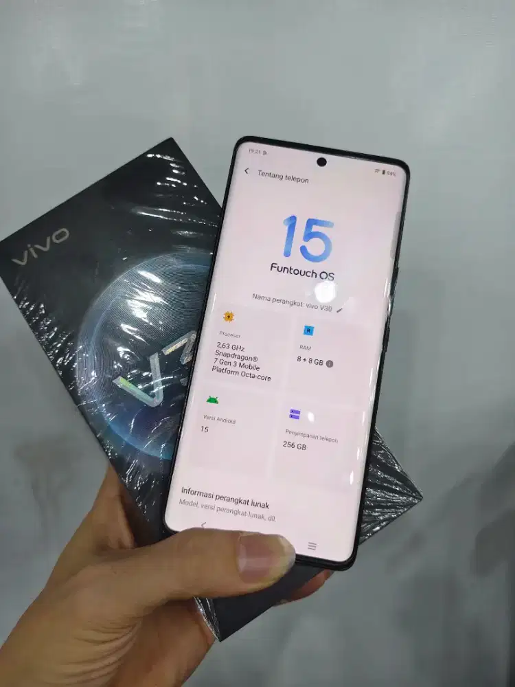 VIVO V30 5G SEKEN RAM 8+8/256