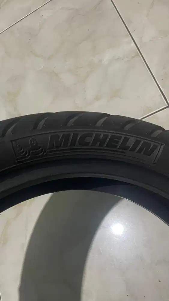 Ban Depan Michelin