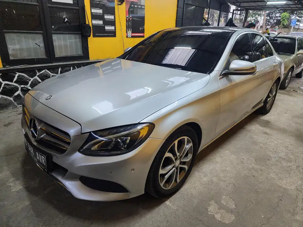 Mercedes-Benz C200 2017 Bensin