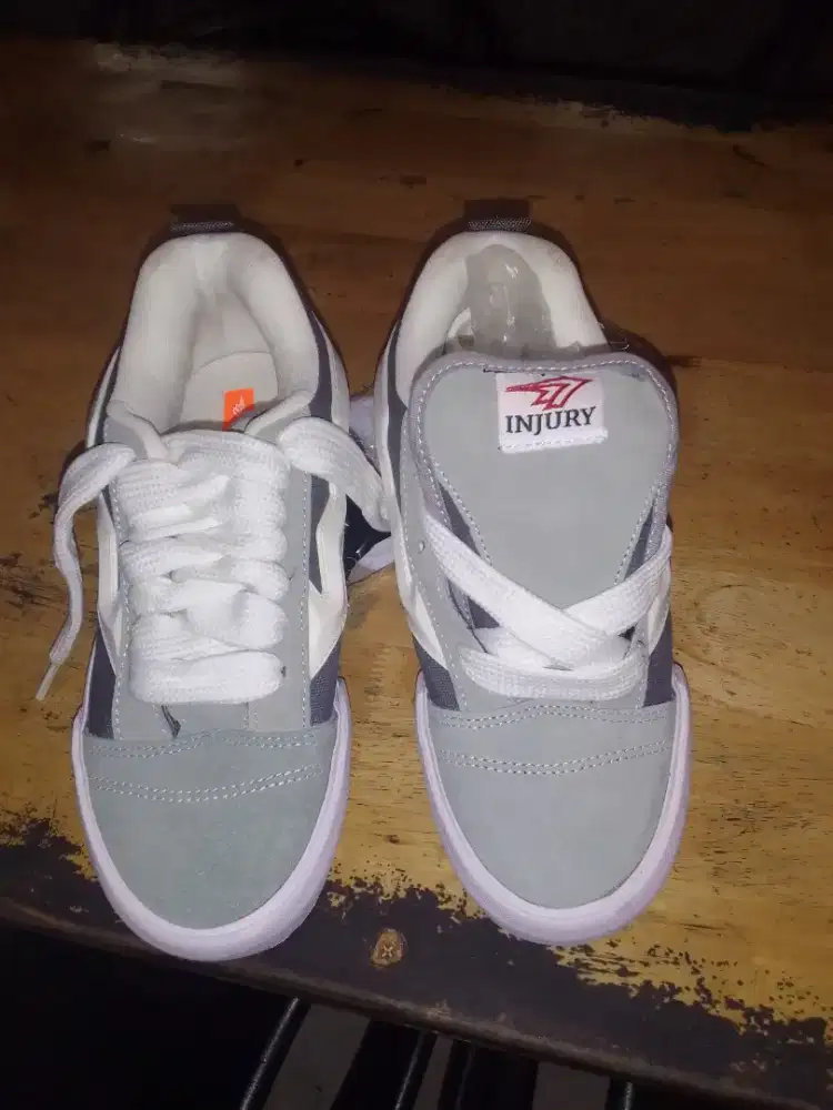 Di jual sepatu baru belm pernah di pakai sama sekali