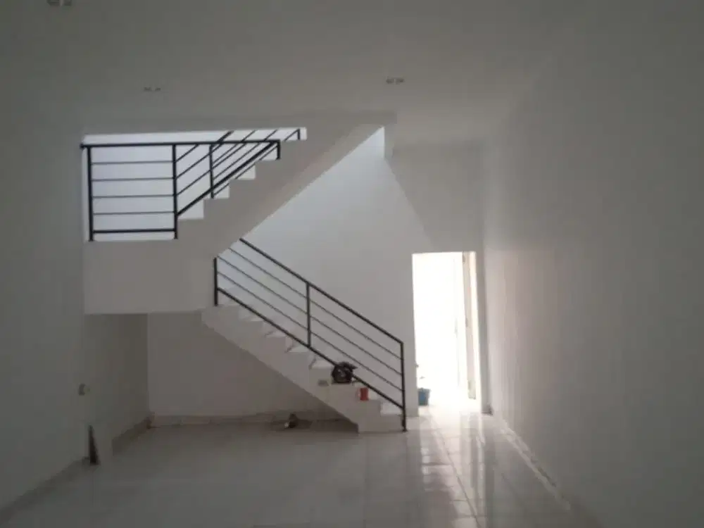 Disewakan Ruko 2 Lantai Ciwastra Mainroad dekat Margahayu Ciwastra, Summarecon, tol Gedebage