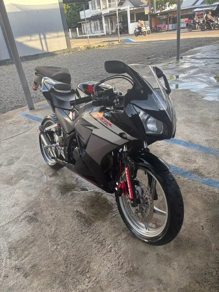 Honda CBR 150 R