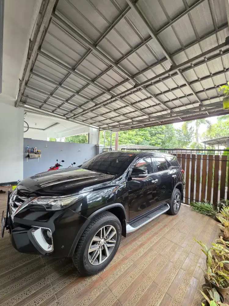 Fortuner VRZ 2.4 AT Low KM ,Pajak 8/26.Cash