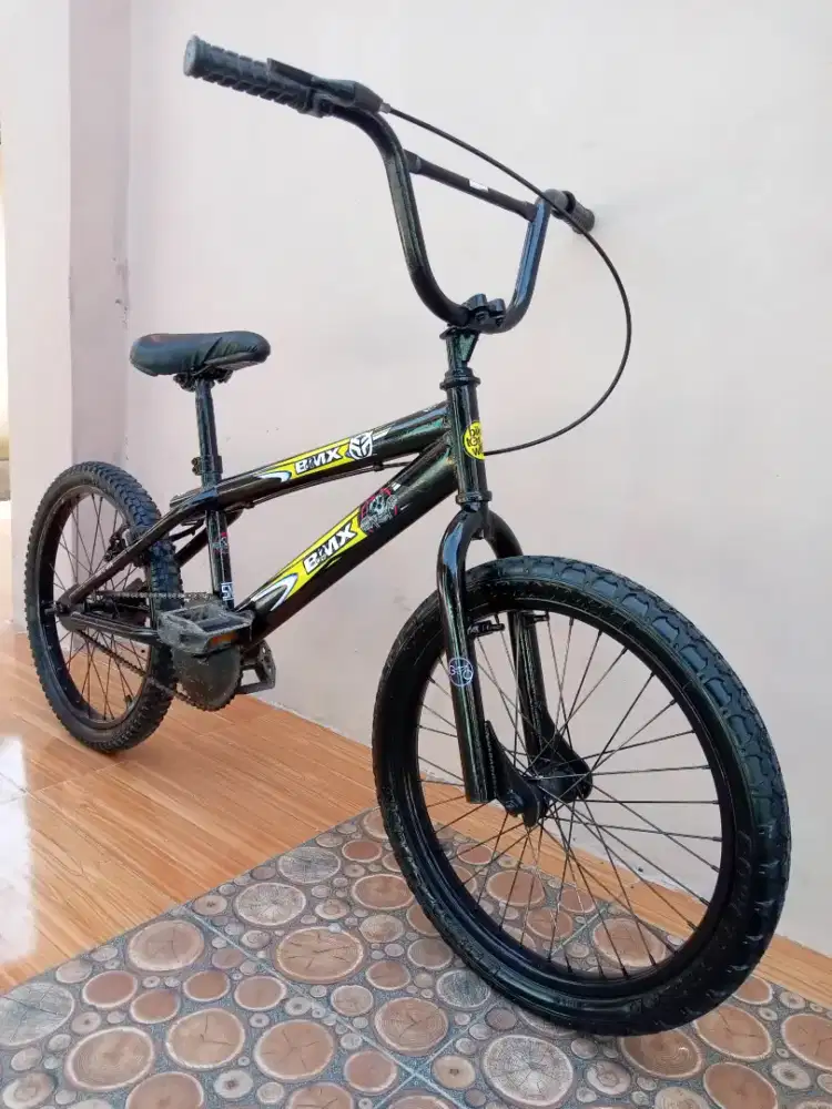 Sepeda BMX Ukuran 20.