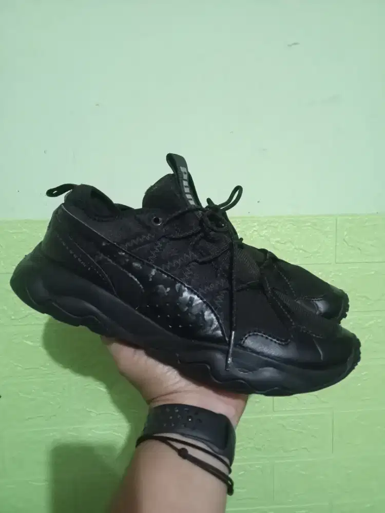 sepatu puma ember trail triple black
