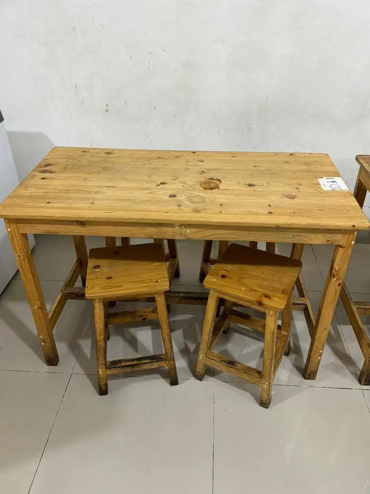 SET MEJA KURSI (TANPA SENDERAN) ada 12 set