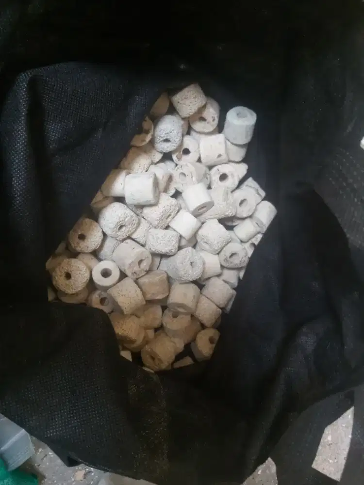 Jual murah media filter, bioring + batu hias,total -+ 10kg,10 ribu aja