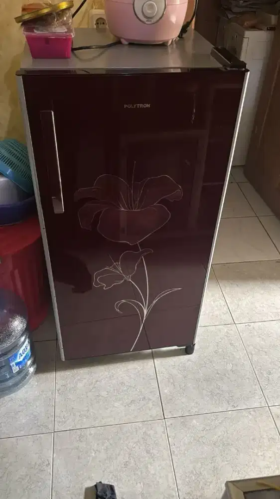 Kulkas Polytron 1 pintu nominus