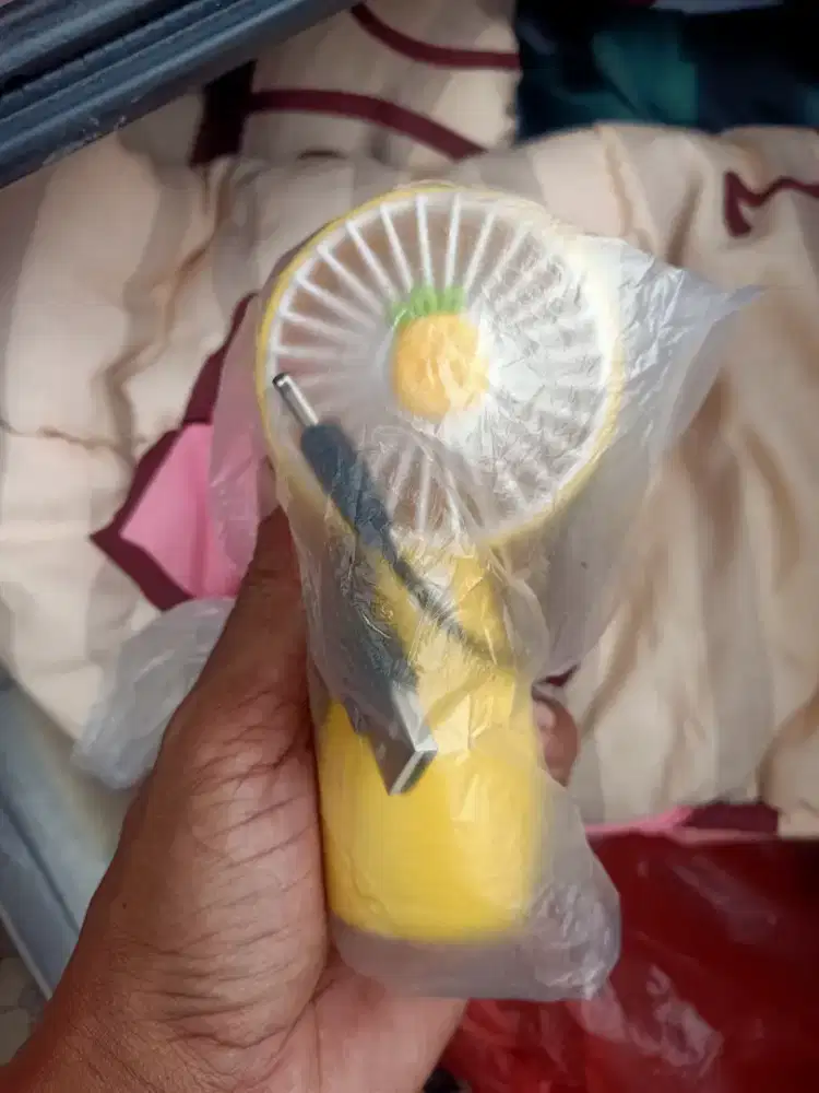 Di jual kipas anggin tangan di cas dan kipas angin dinding,tegak dll