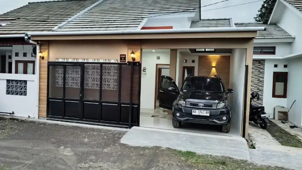 Rumah Jati Jaten Karanganyar