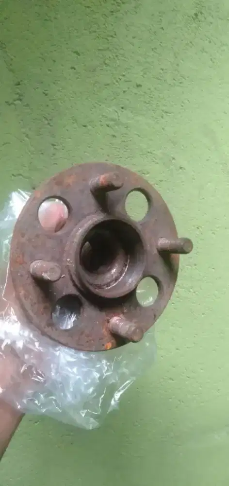 Di jual shock depan 2 buah dan shock belakang dll untuk  mobil Honda