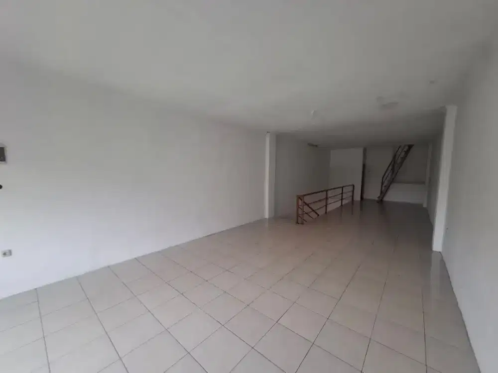 Dibutuhkan Freelance Bongkar Muat 100k per orang 1 hari. Batas 6 orang