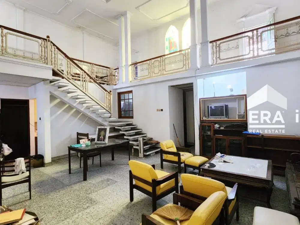 DIJUAL RUMAH MEWAH DI SOLO KEPATIHAN  DEKAT PASAR GEDE