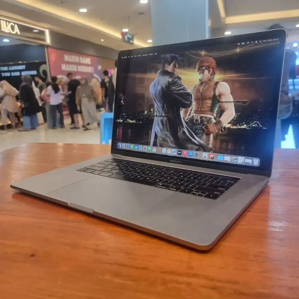 Macbook PRO 15 2019 Touchbar ~ intel Core i7 ~ RADEON PRO 560X 4GB