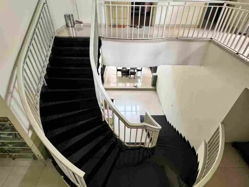 Villa Bukit Indah dekat Pakuwon Mal