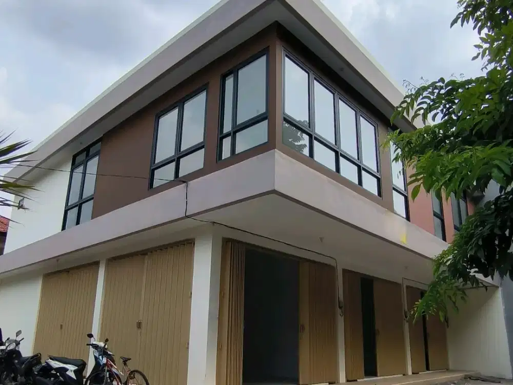 Ruko Tengah kota MANYAR JAYA hook