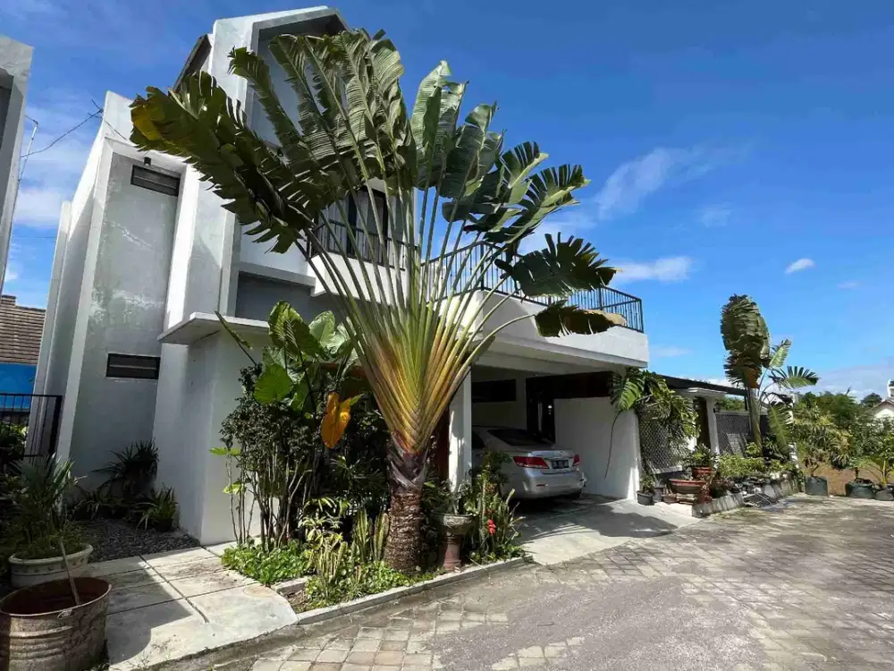 DIJUAL RUMAH MEWAH+JOGLO ETENIK DALAM CLUSTER MAGUWOHARJO