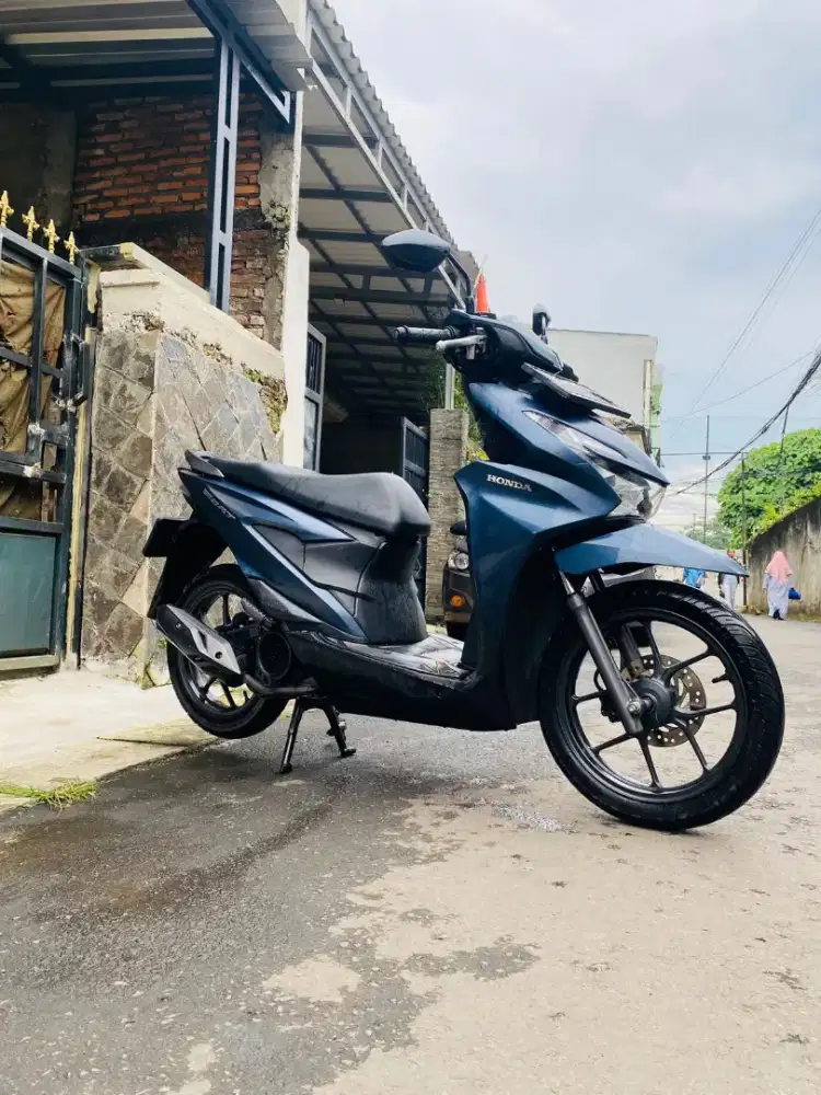 Honda Beat Deluxe keyless th 2025 plat b dki Gress