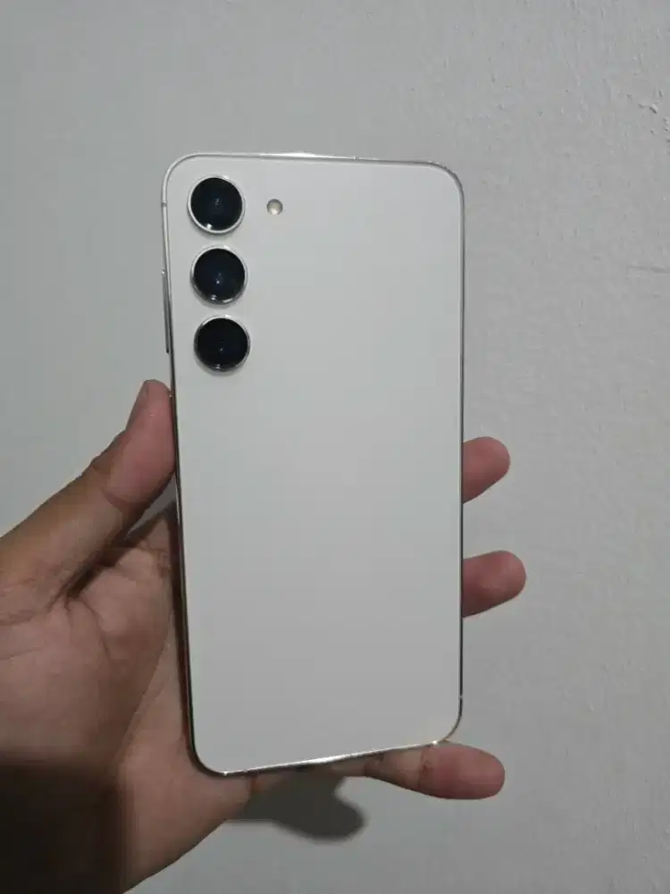 Samsung S23 PLUS 8+8/512gb SEIN