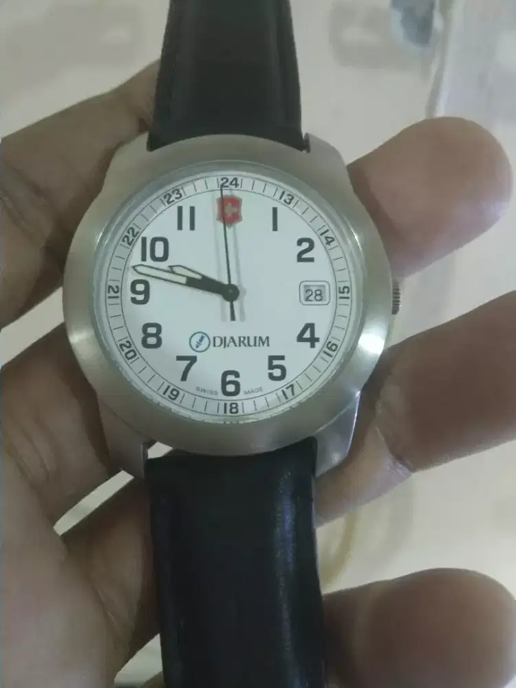 Jam tangan victorinox Djarum original