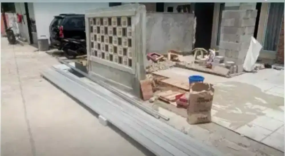 Tukang bangunan harian dan borongan