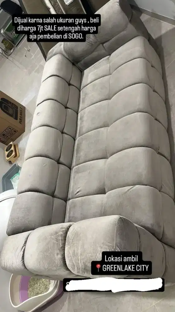 Dijual sofa beli di SOGO