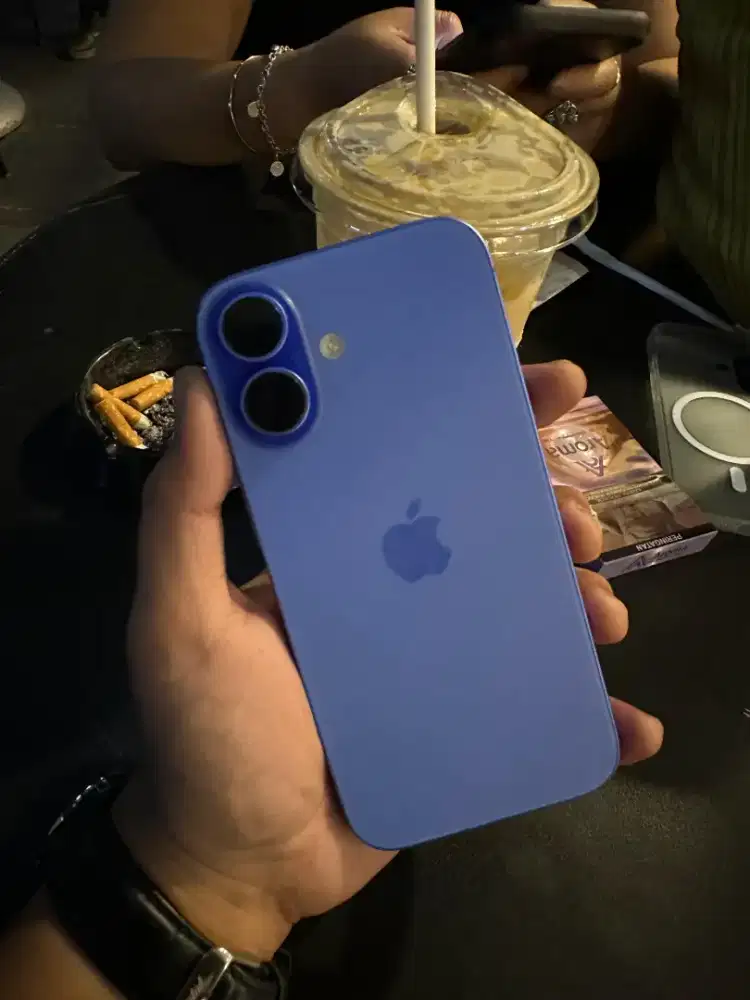 16 128gb resmi ibox garansi on