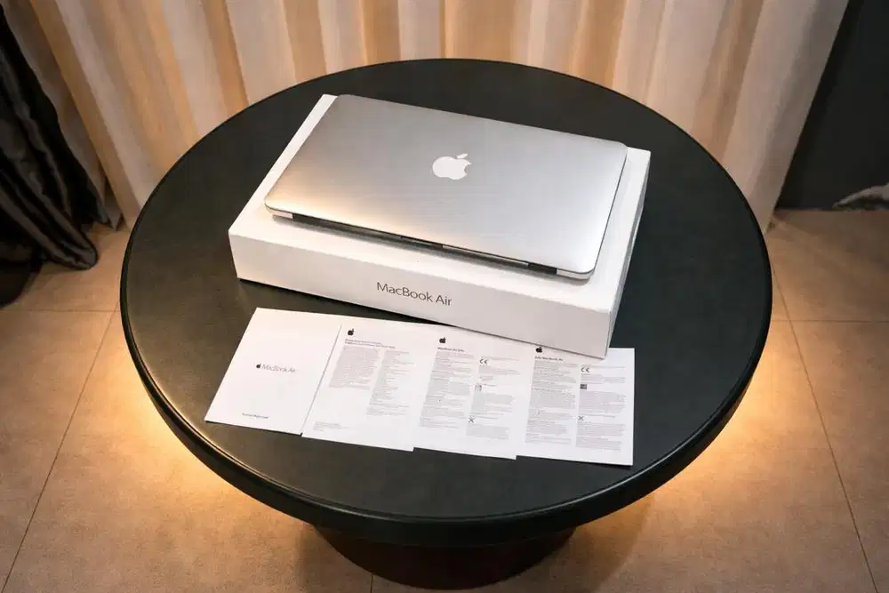 Macbook Air 2017 13 ibox Fullset Like New + Bonus