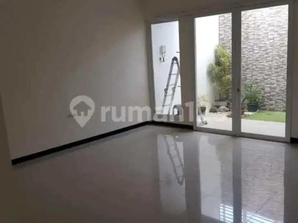 Rumah 2 Lantai Di Taman Kopo Indah 5