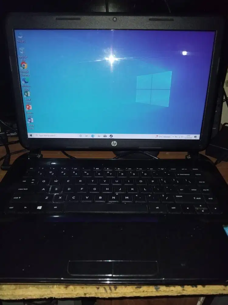 Laptop 14 inch merk HP N2810 Ram 8gb