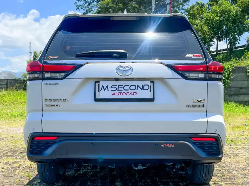 Baru Harga Bekas Toyota Innova Zenix V Hybrid 2.0 CVT 2024 pmk 2025