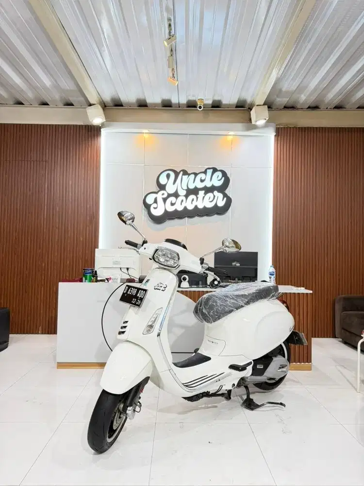 Vespa Sprint iGET ABS FACELIFT 150ie Tahun 2021 Putih