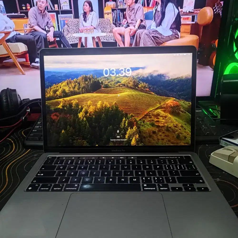 Macbook pro M2 2022 16/256gb 13 nch second