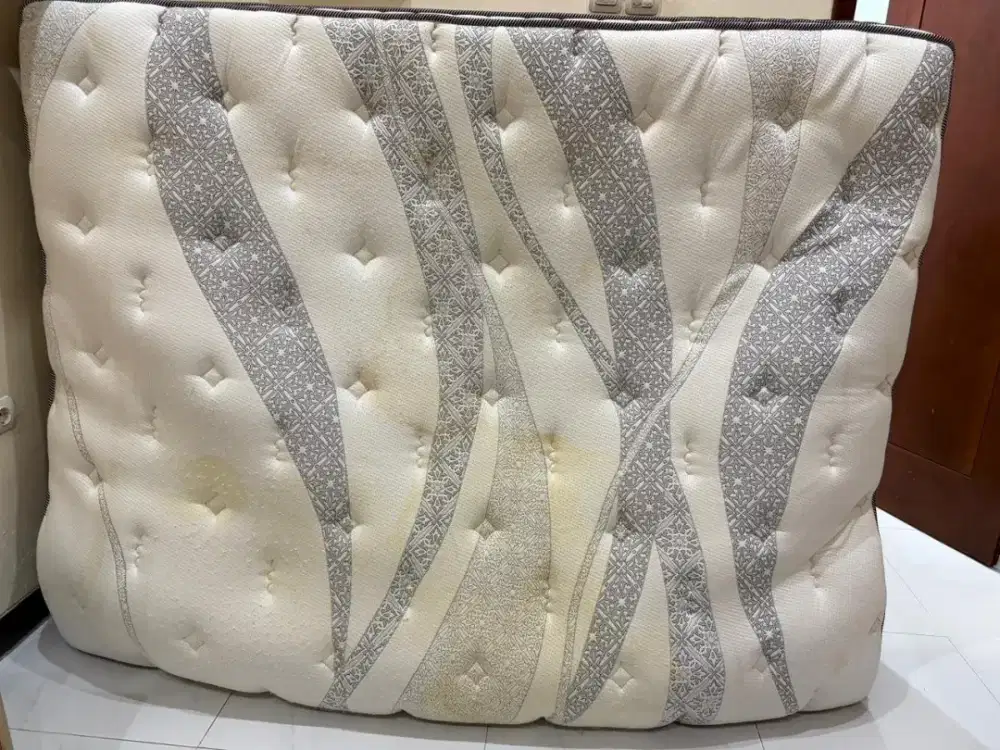 DIJUAL SPRINGBED BEKAS