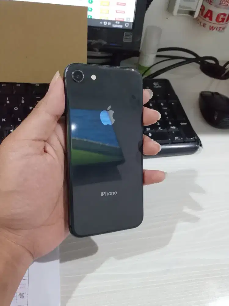 iPhone 8 64GB Space Grey