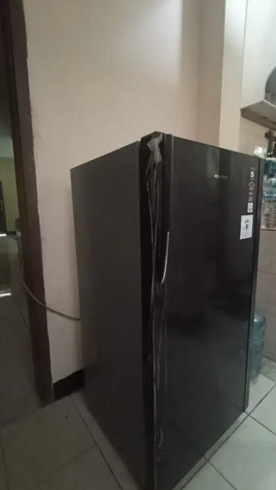 Kulkas Freezer Polytron 1 pintu 180L