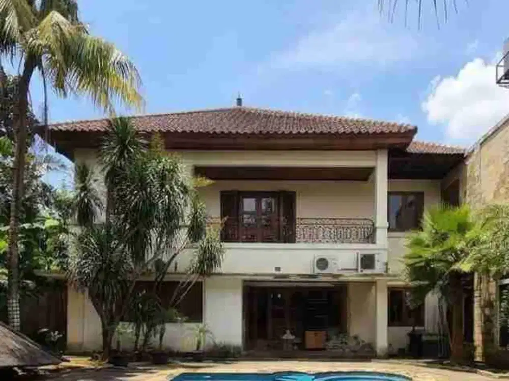 Rumah 800m + swimming pool di Bintaro