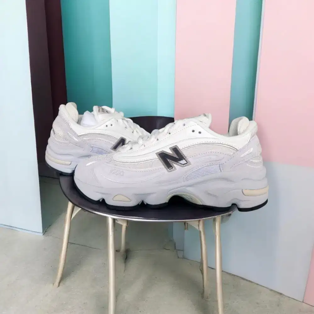 Sepatu New Balance M1000