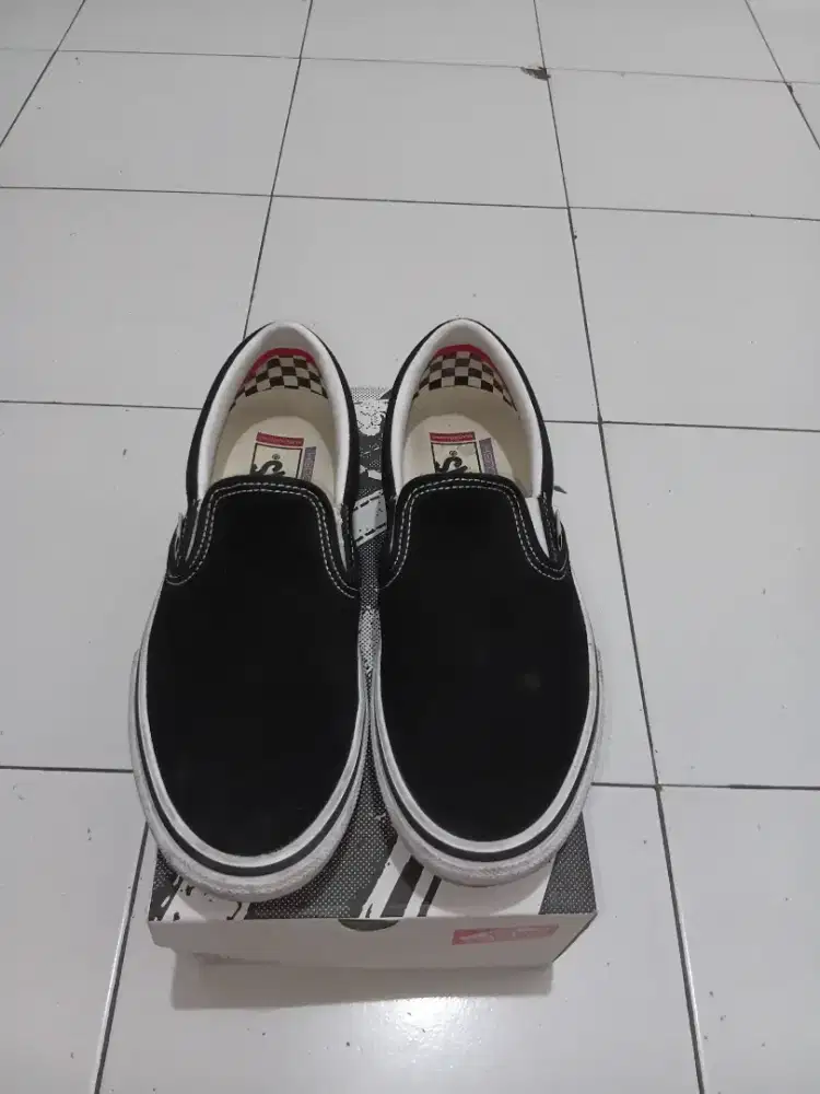 Vans slip on pro