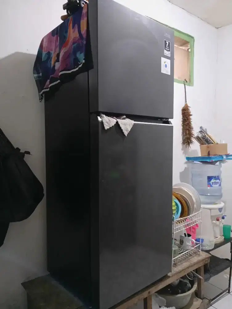 Jual kulkas baru di pakai 2 bulan