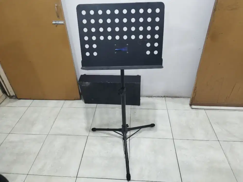 STAND BOOK MODEL TEBAL & BESAR