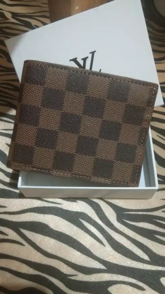 Dompet Lipat Pria lengkap dengan Box.New
