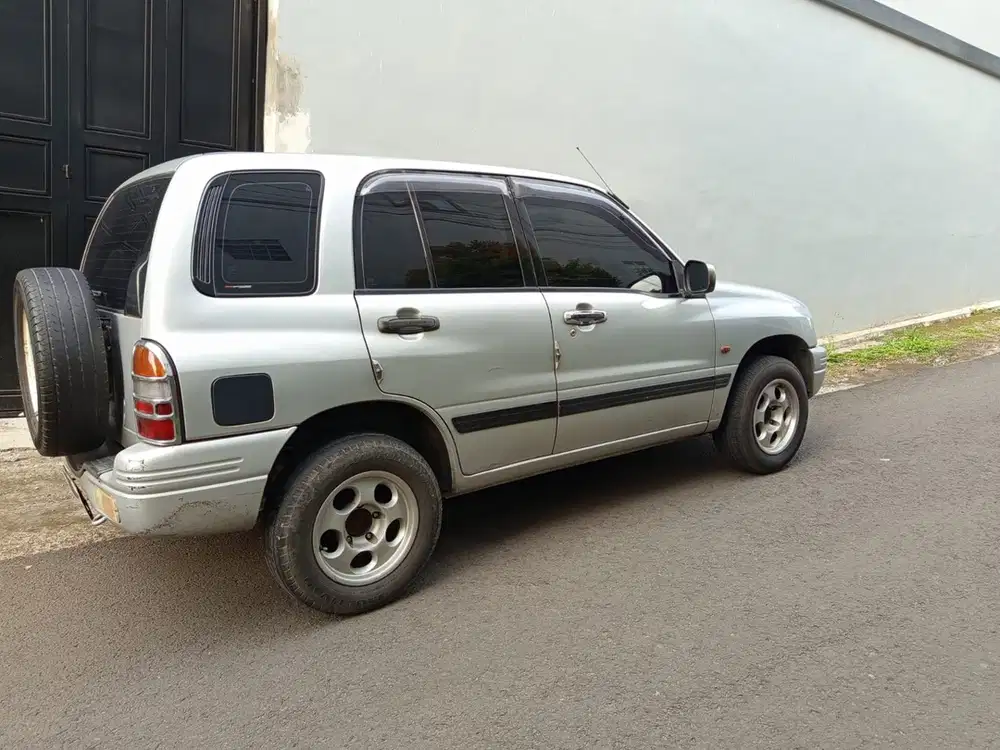 Suzuki Escudo 2004 Bensin