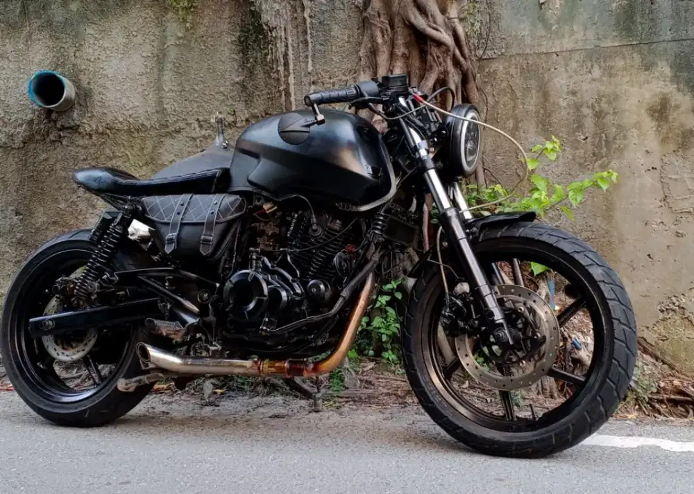 Pulsar 220 bratcafe Bobber japstyle
