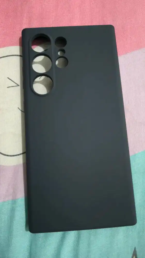 Soft case Ringke S24 Ultra dengan ring magnetic