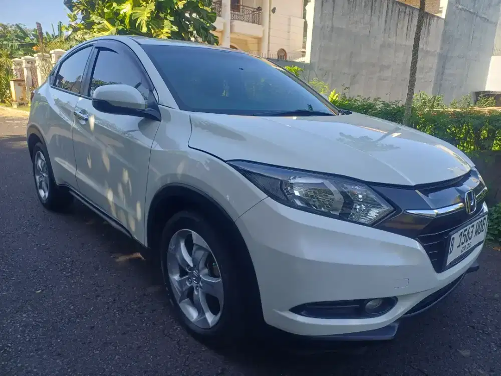 Honda HRV E A/T 2015 Putih Tgn 1 Siap Pakai Bagus Skl