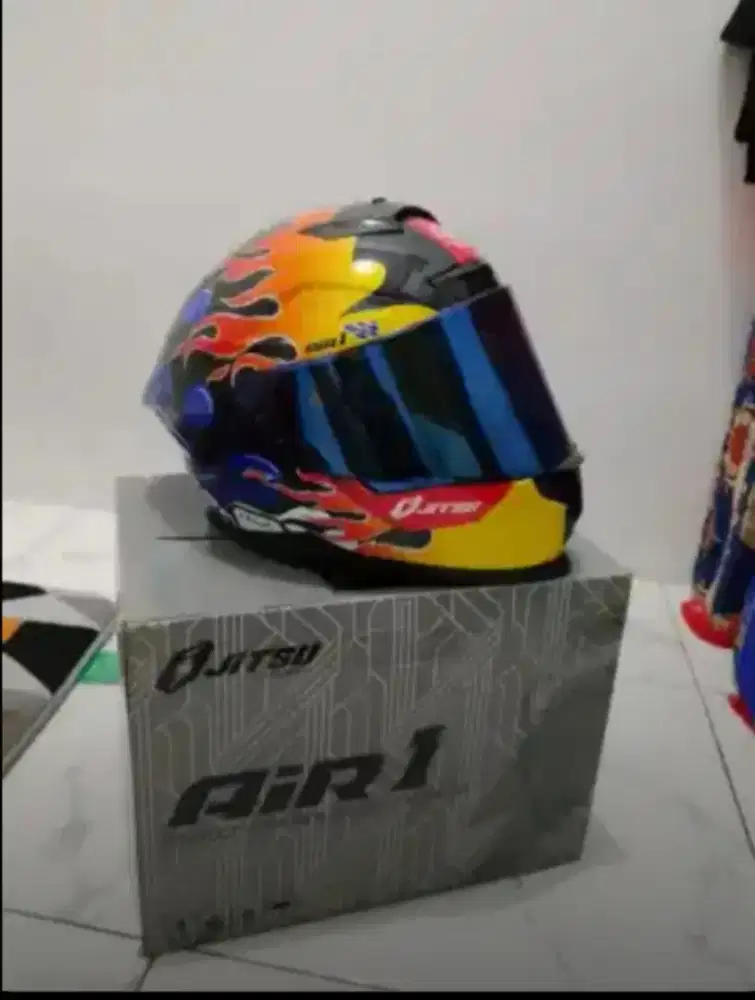 Helm Jitsu masih mulus jarang di pake