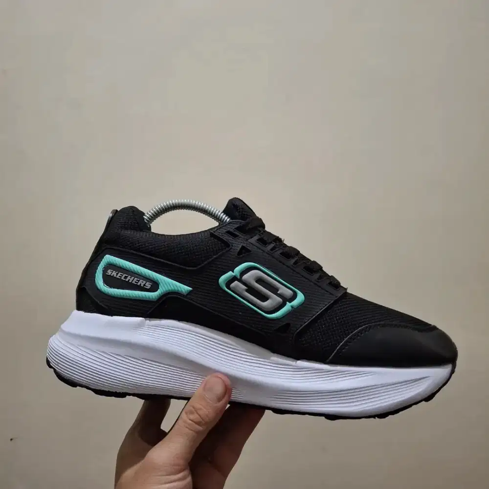 Sepatu santai . Jogging running