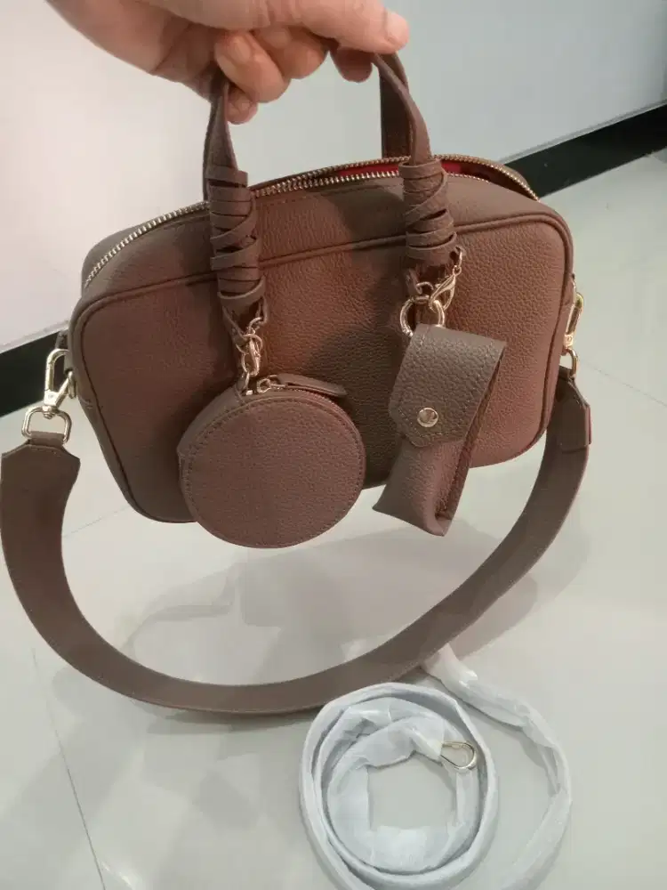 DIJUAL TAS KULIT SAPI ASLI IMPOR CH*NA (TALI PANJANG, SEDANG,JINJING)