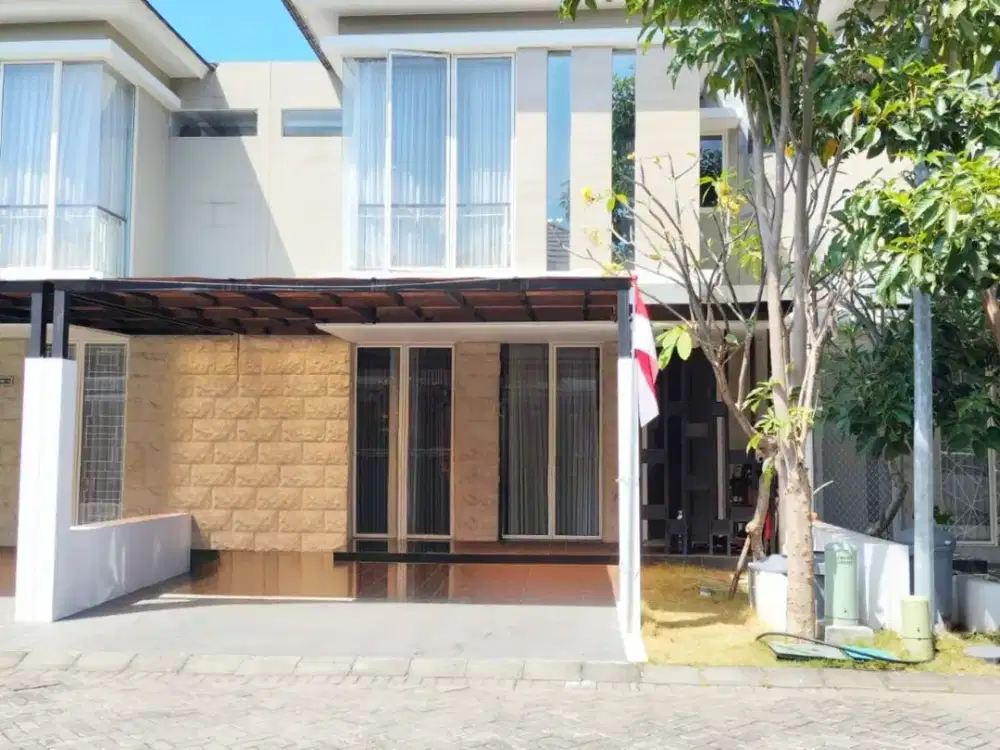 Murah Rumah 2 Lantai Siap Huni Furnish di The Greenlake Citraland, Surabaya Barat